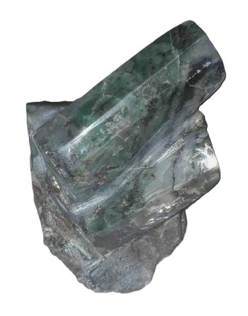 Emerald Free Form 680 Grams