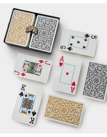 Baraja de cartas Copag, 2 unidades, negras y doradas, 100% plástico, en caja.